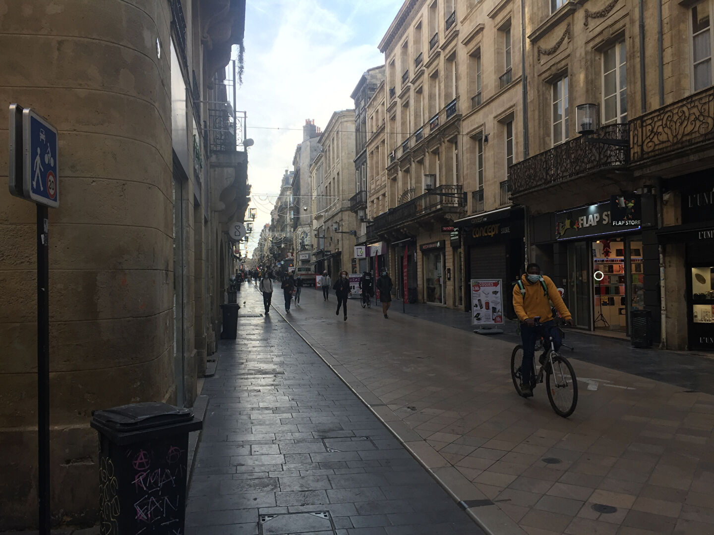 Photo Local commercial à louer BORDEAUX image 2/2