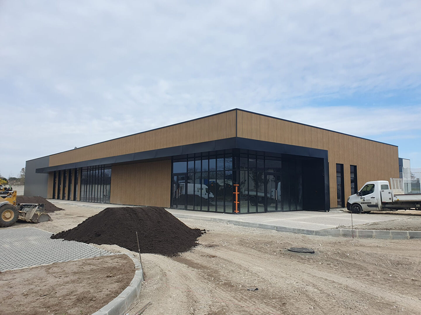 Photo Local commercial à louer SAINTE EULALIE image 3/6