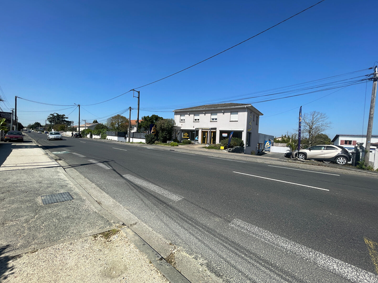 Photo Local Commercial à louer EYSINES image 2/2