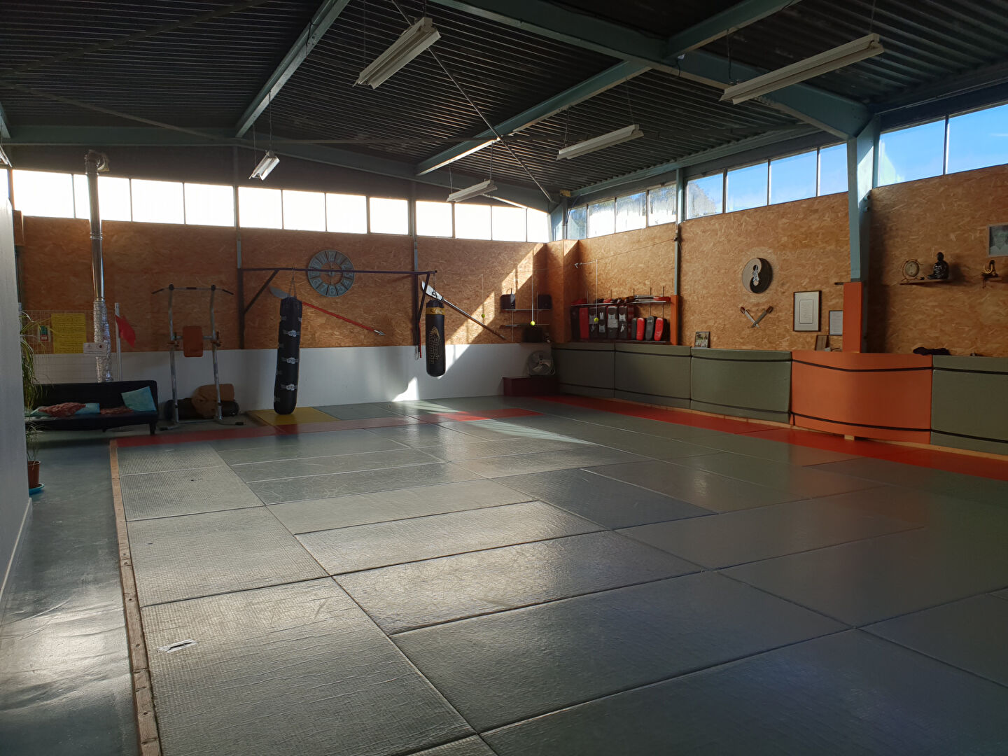 Photo Local commercial à louer BORDEAUX image 2/4