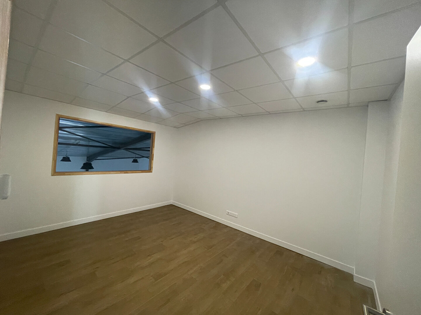 Photo Bureaux à louer BOUSCAT image 3/3