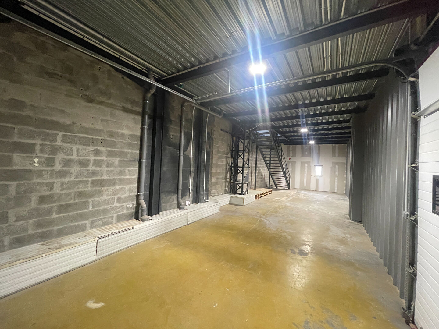 Photo Entrepôt à louer Bègles image 2/2