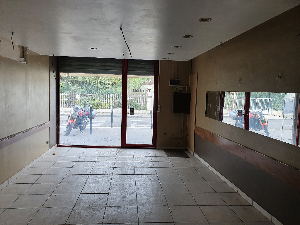 Photo Local commercial à louer BORDEAUX image 2/3