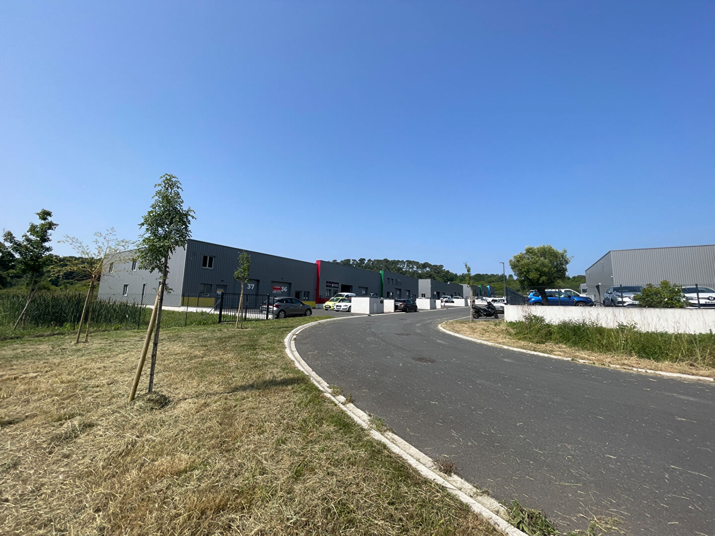 Entrepôt à louer MONTUSSAN