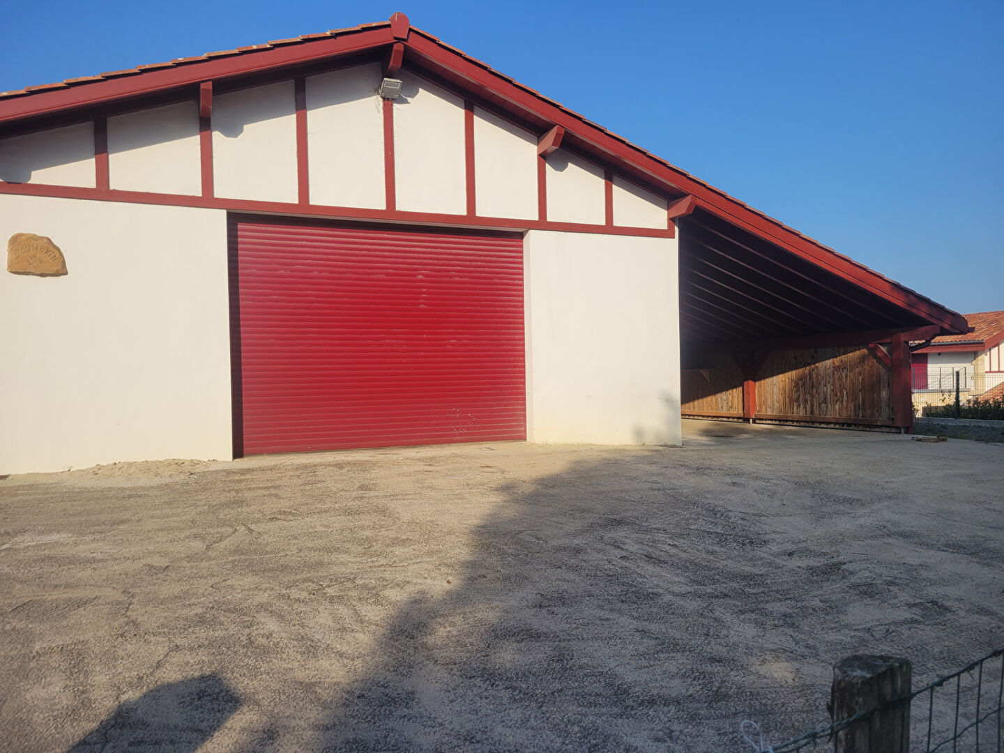 Entrepôt à louer LARRESSORE