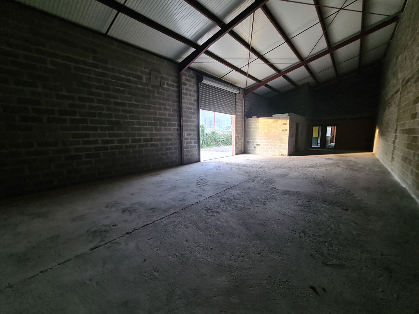 Photo Entrepôt à louer LA TESTE DE BUCH image 2/2