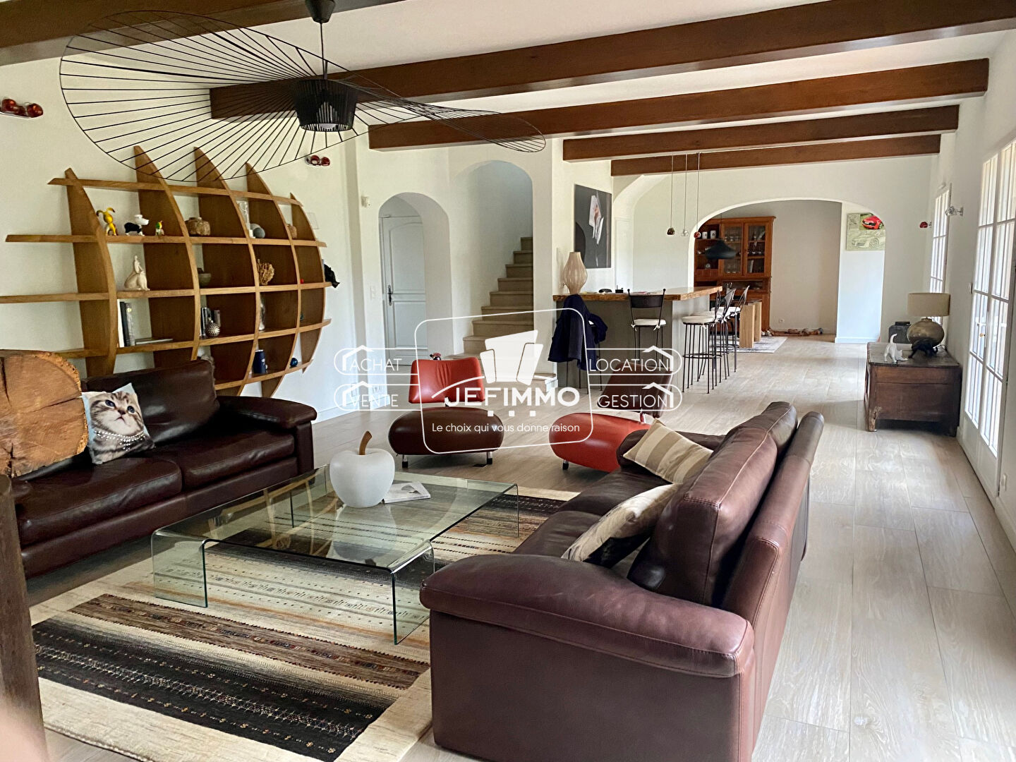 Belle propriété de 251.73 m2 sur 1858m² de terrain avec piscine