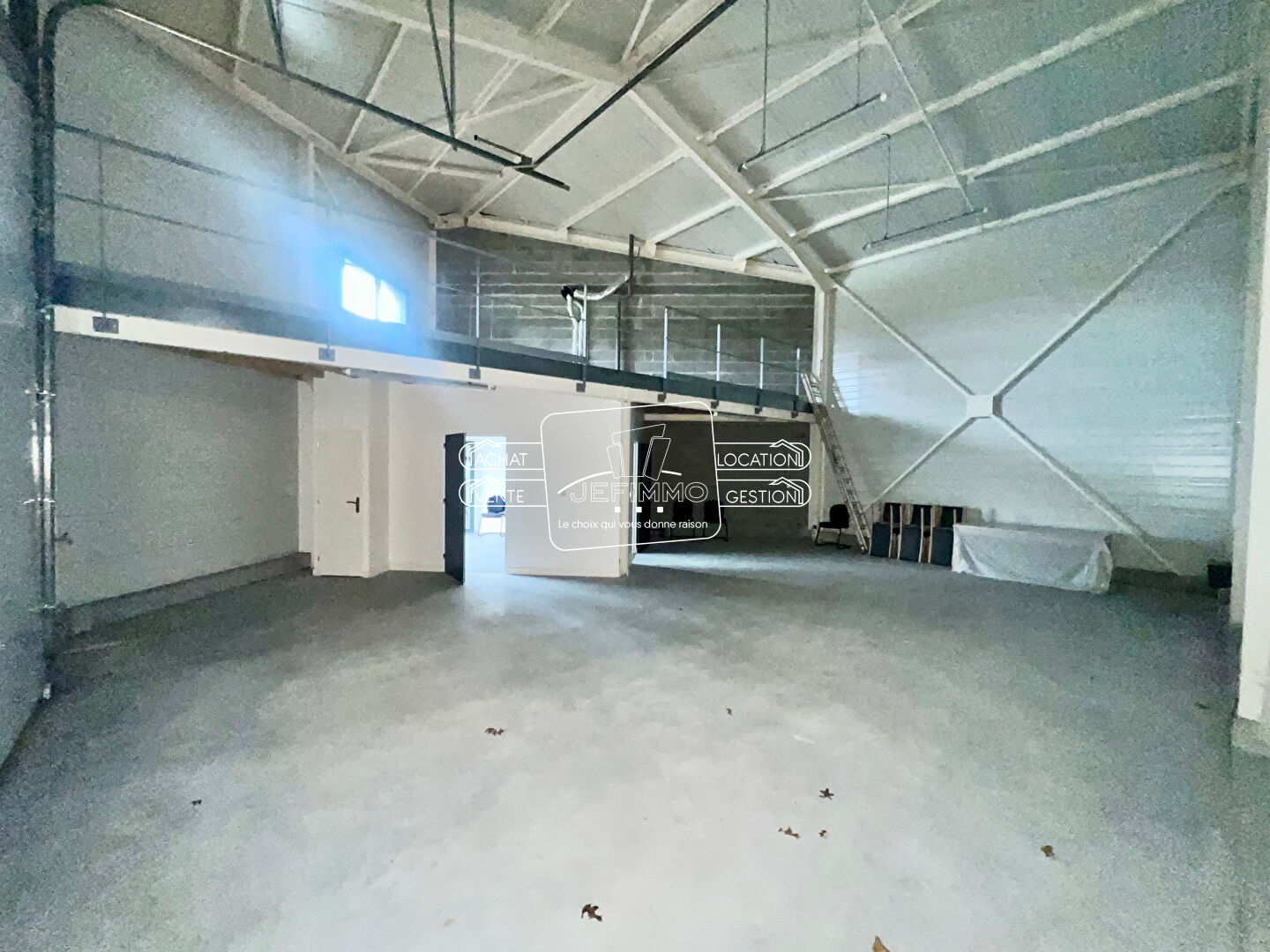 Photo Local d'activité Le Loroux Bottereau 140 m2 image 2/4