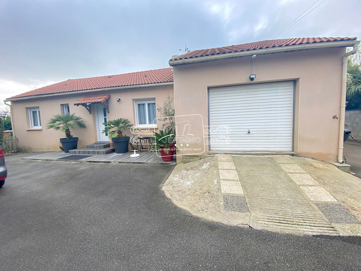 Photo A 2.5 KM DU BOURG - Maison  4 chambres - 117 m2 environ image 2/6
