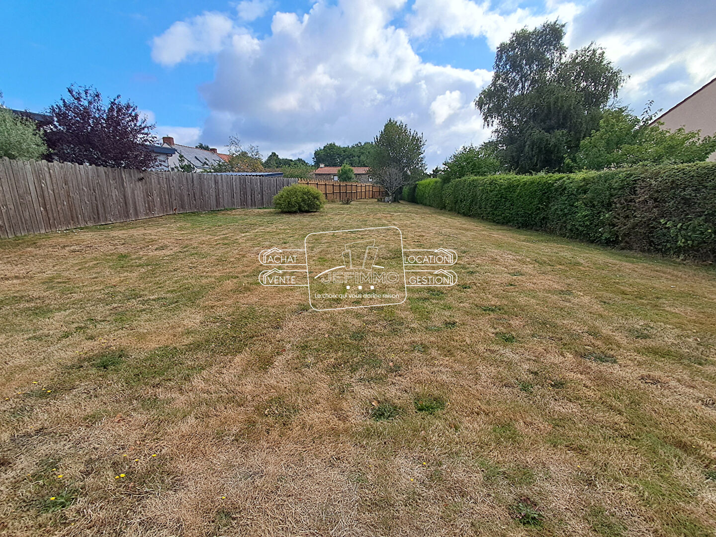 Terrain constructible d'environ 530 m² Le Cellier