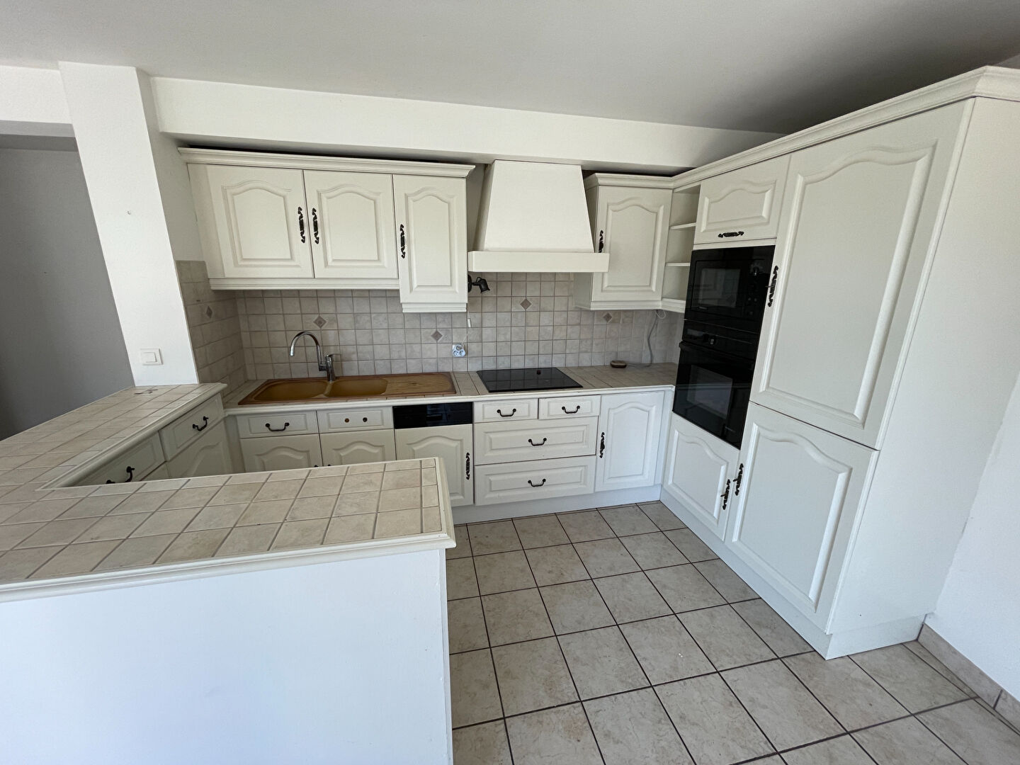 https://media.immo-facile.com/office/lemaire-immobilier/catalog/images/pr_p/3/0/2/4/9/6/6/3/30249663h.jpg?DATEMAJ=13/10/2025-16:24:08
