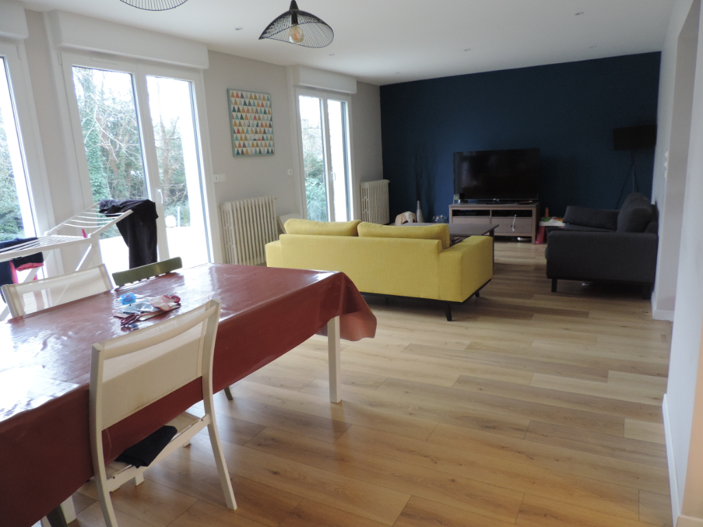 https://media.immo-facile.com/office/lemaire-immobilier/catalog/images/pr_p/3/5/2/8/7/8/9/2/35287892e.jpg?DATEMAJ=15/03/2025-19:11:17