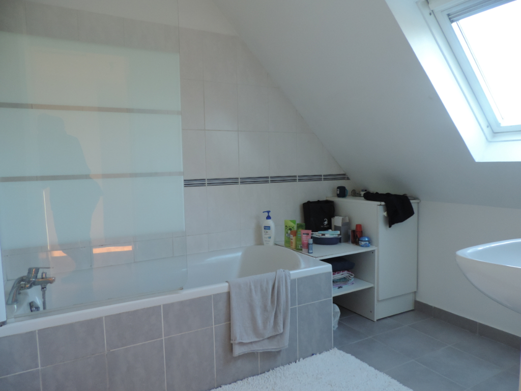 https://media.immo-facile.com/office/lemaire-immobilier/catalog/images/pr_p/3/5/3/2/0/2/5/8/35320258h.jpg?DATEMAJ=15/03/2025-19:11:13