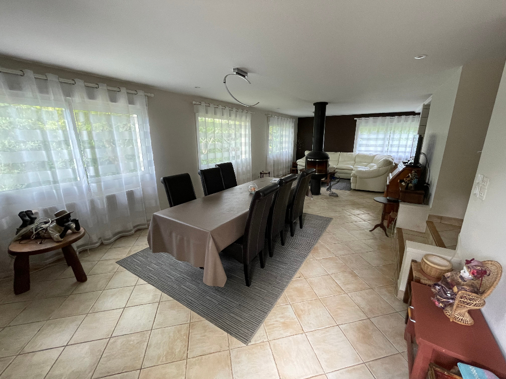 https://media.immo-facile.com/office/lemaire-immobilier/catalog/images/pr_p/4/7/2/8/4/5/6/7/47284567d.jpg?DATEMAJ=15/03/2025-19:03:45