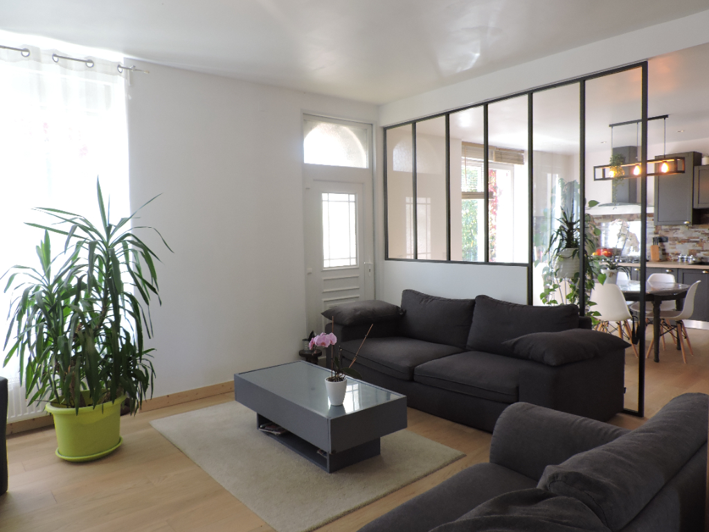 https://media.immo-facile.com/office/lemaire-immobilier/catalog/images/pr_p/4/7/5/9/9/3/8/9/47599389b.jpg?DATEMAJ=15/03/2025-20:07:32