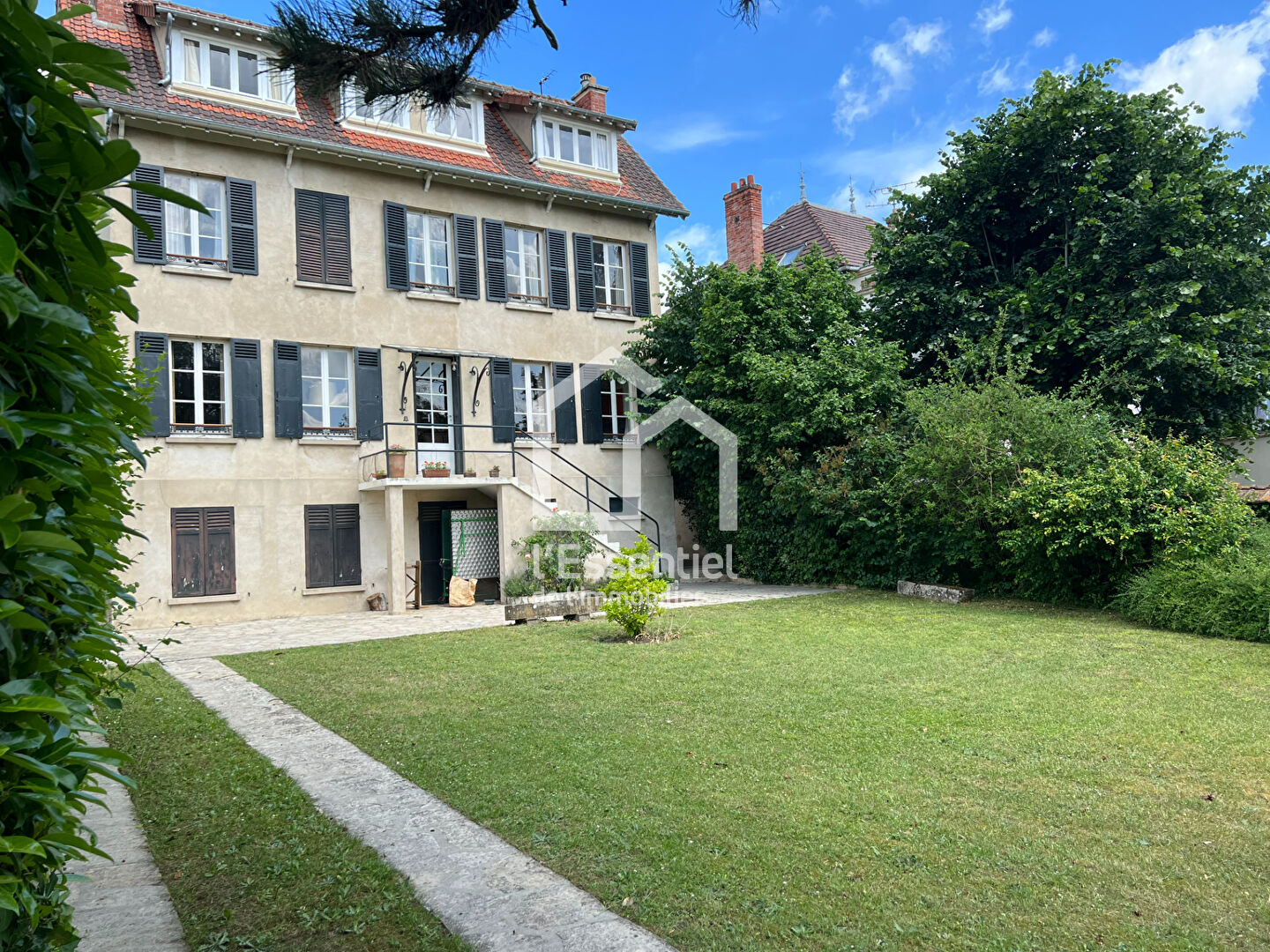 Maison de caractère Verneuil Sur Seine 8pcs 217m² jardin 1370m²