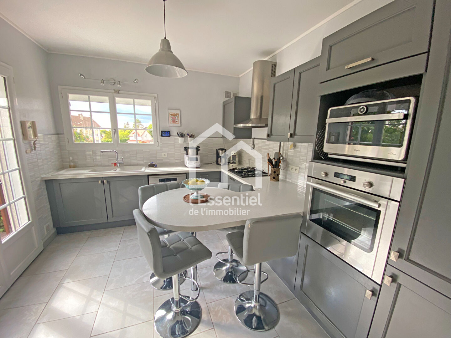 Photo A VENDRE - MAISON INDIVIDUELLE - TRIEL SUR SEINE - 4 CHAMBRES - SOUS SOL TOTAL image 3/6