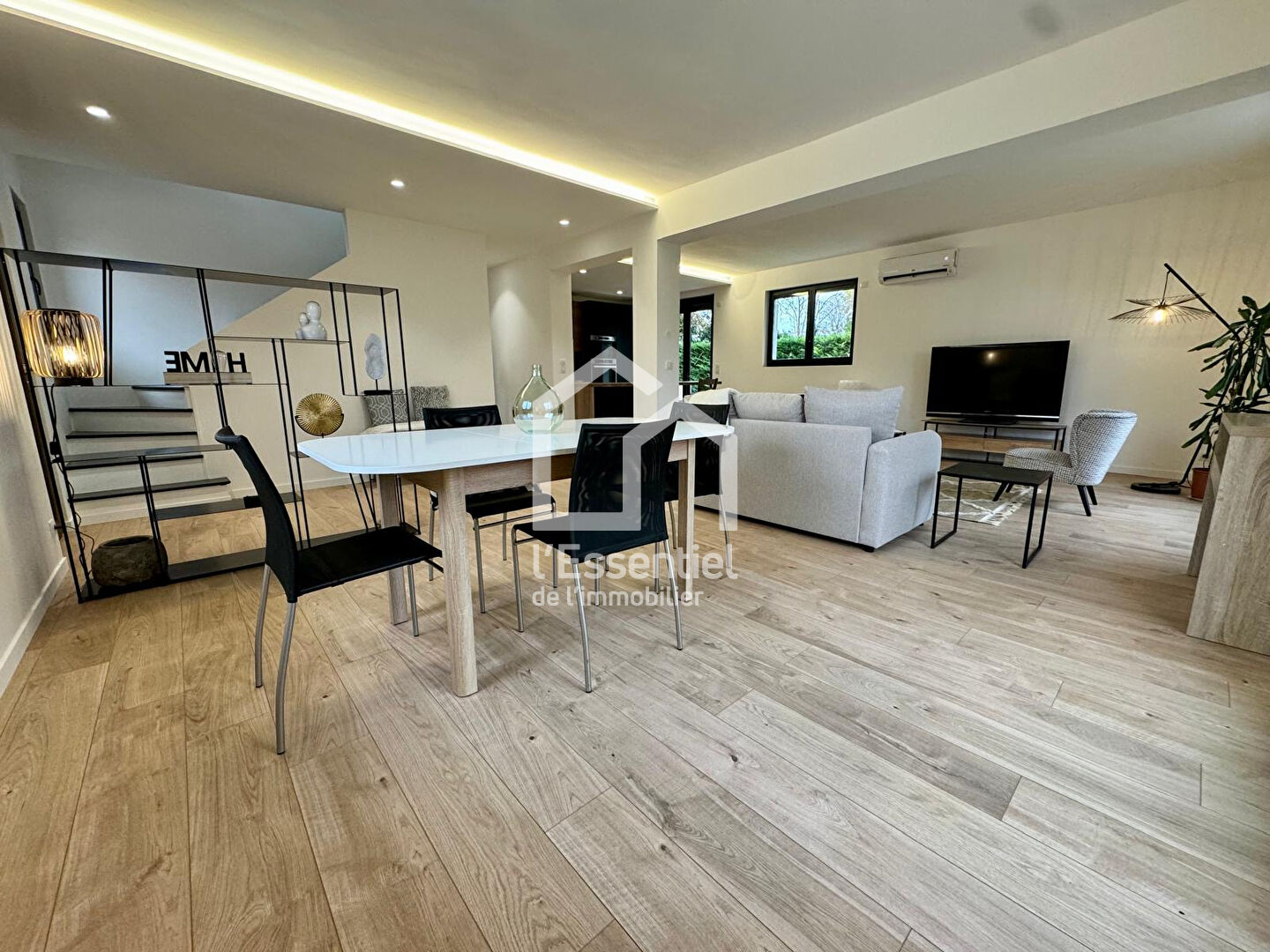 Photo A VENDRE - MAISON INDIVIDUELLE 246 m²  utile  - SOUS SOL TOTAL - 573 m²TERRAIN image 4/6