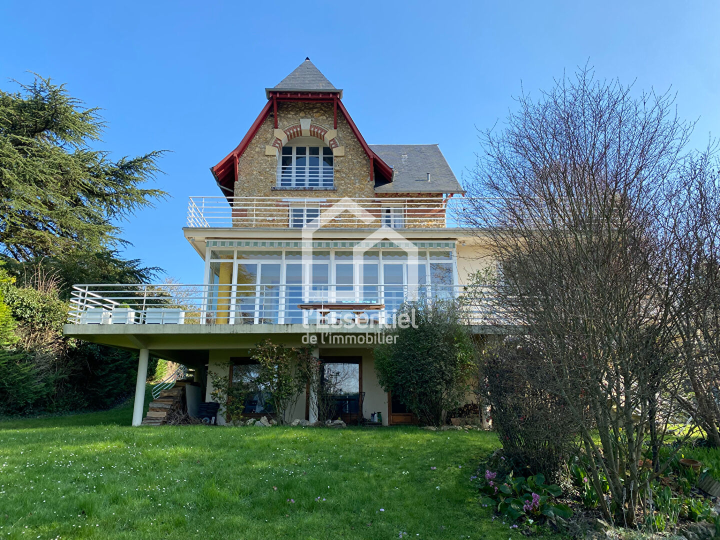 TRIEL - PROPRIETE de 1930 - 200m² habitable -1531 m² terrain