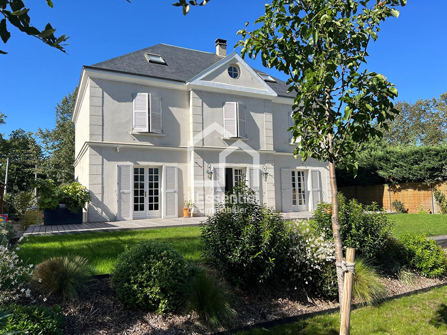 Agence immobilière de L'essentiel De L'immobilier - L'Essentiel de L'Immobilier - St Germain en Laye