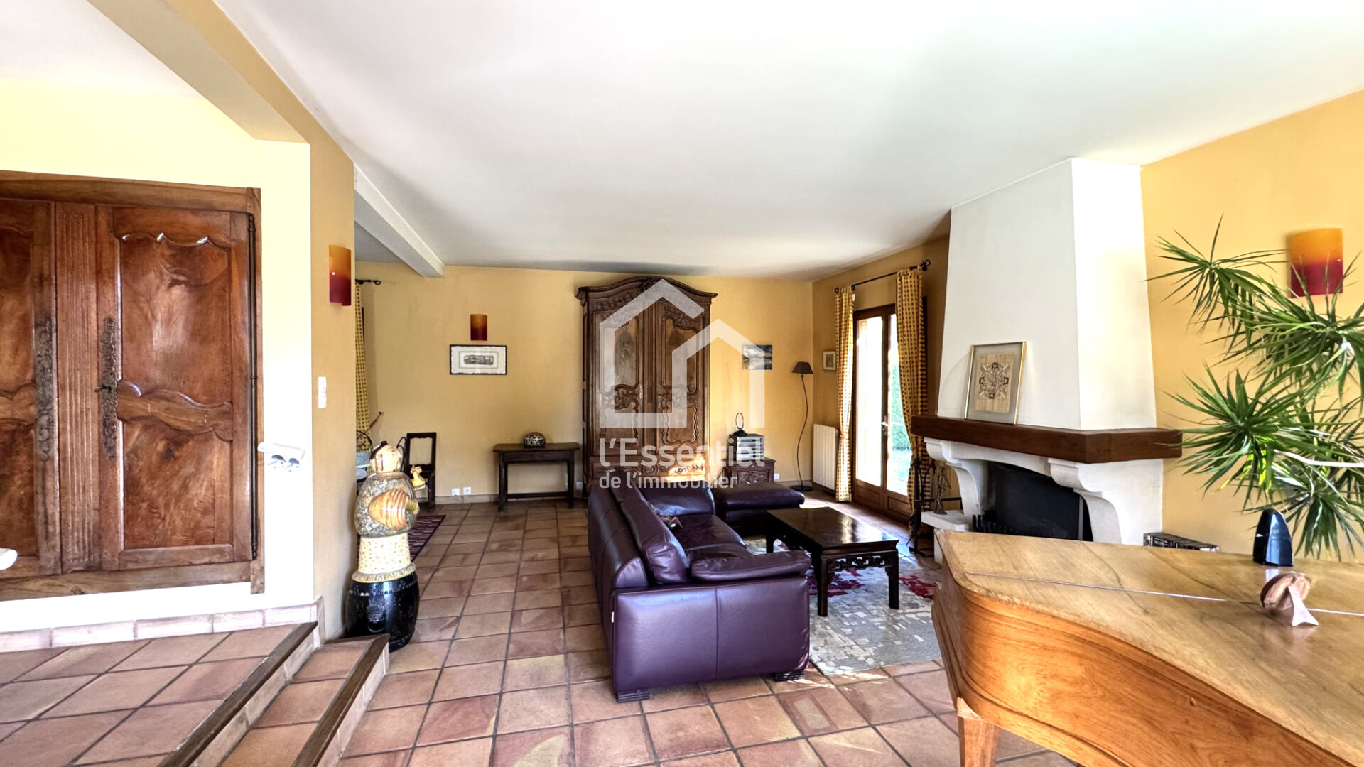 Photo Grande Maison  7 pièce(s) 4chs  180.66 m2 CHAPET sous-sol total 1019m² terrain image 2/6