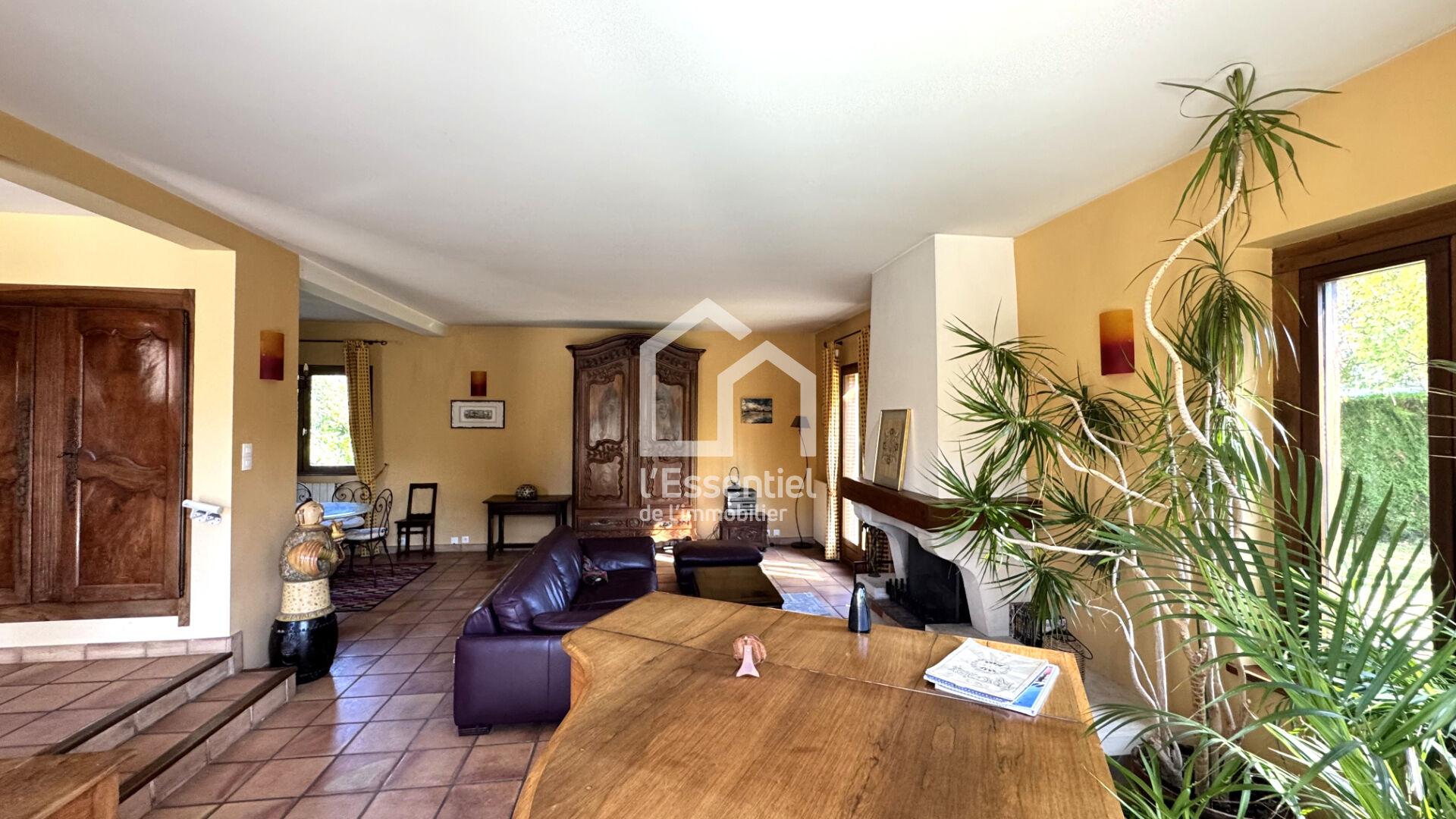 Photo Grande Maison  7 pièce(s) 4chs  180.66 m2 CHAPET sous-sol total 1019m² terrain image 3/6