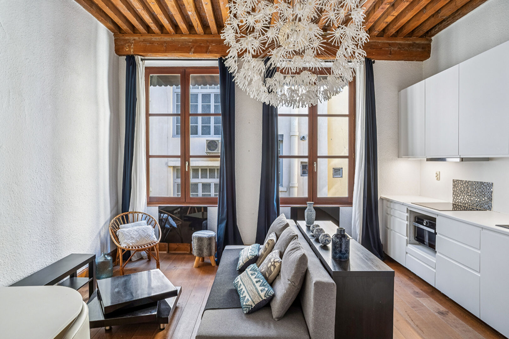 Photo QUARTIER AINAY - Appartement  2 pièce(s)  de 34m2 image 2/6