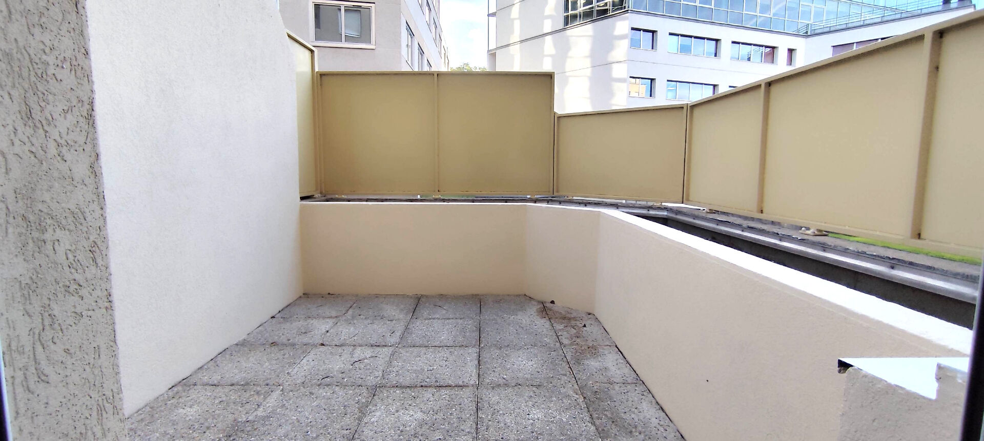 Photo Caluire Et Cuire - Studio de 29 m2 avec Terrasse  - Idéal investisseur image 5/6