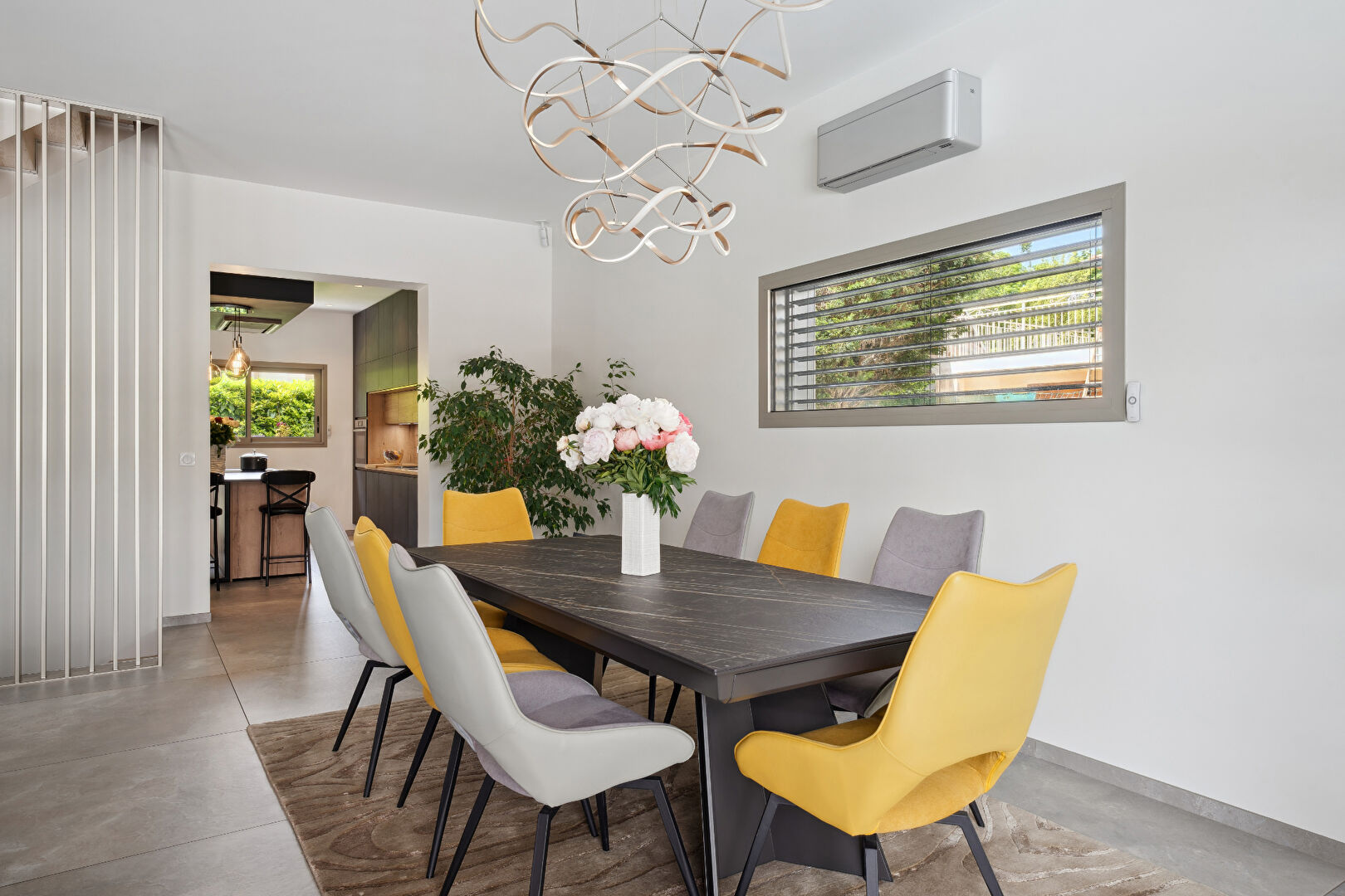 Photo Maison Tassin La Demi Lune 7 pièce(s) 232 m2 image 5/6