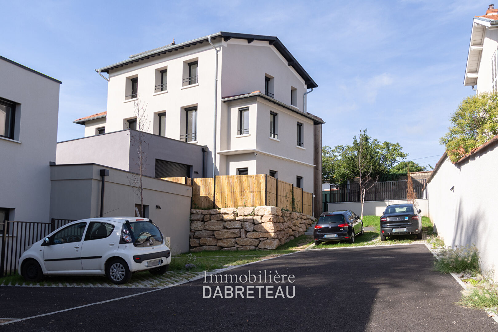 Photo Caluire Secteur Vassieux - T2 avec vue dégagée image 2/6