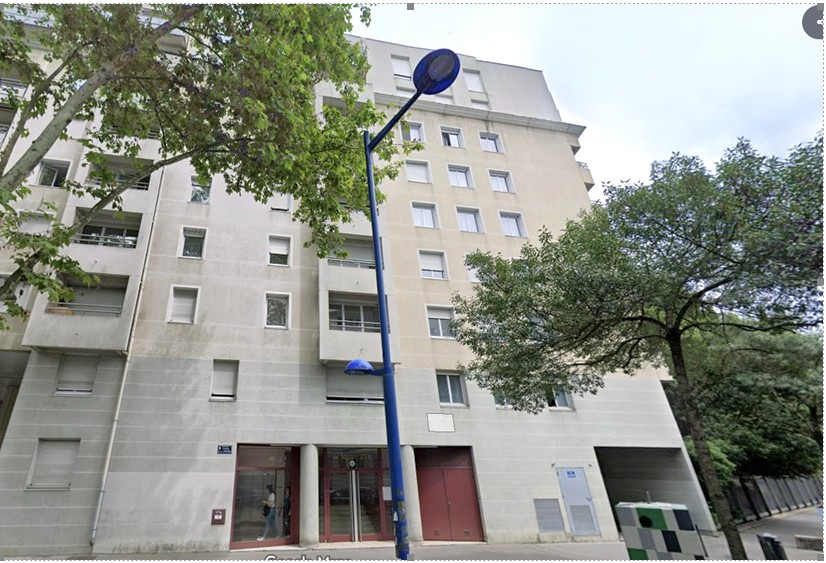 VILLEURBANNE - STUDIO 28 M2 DERNIER ETAGE AVEC BELLE VUE ET GARAGE