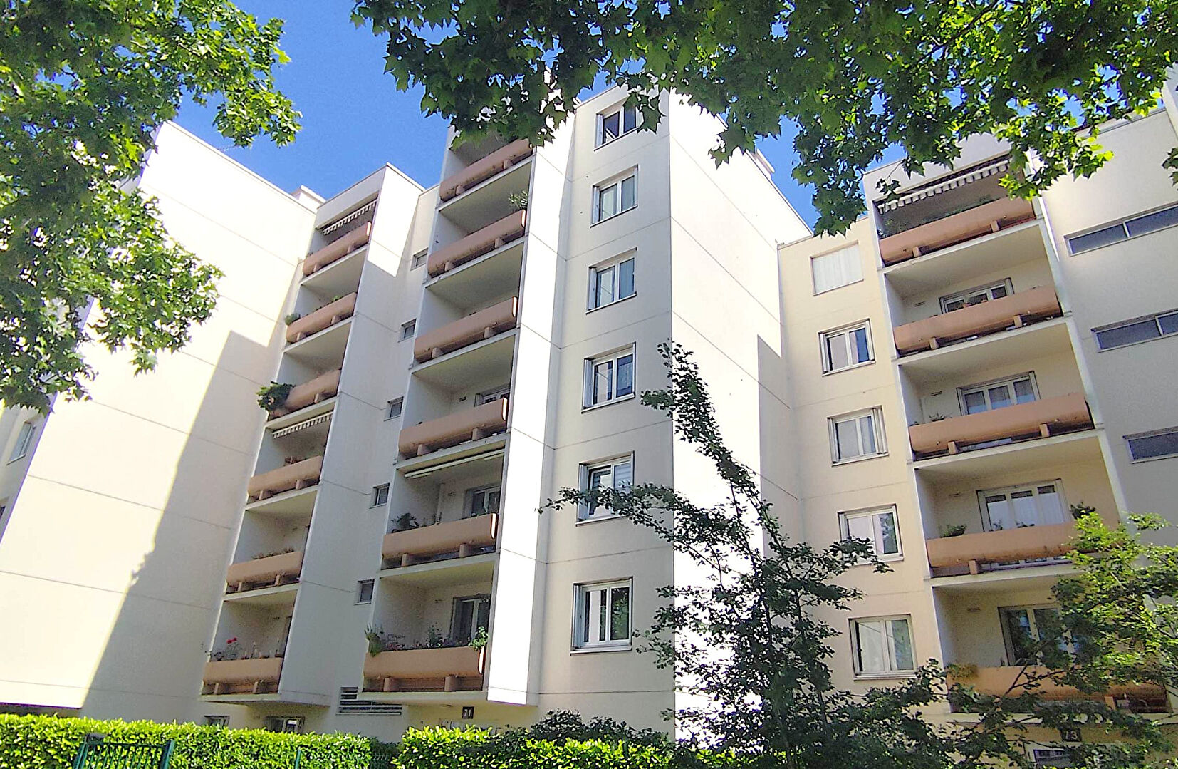 LYON 8 - rue Paul Cazeneuve - Superbe appartement T4 de 83 m2