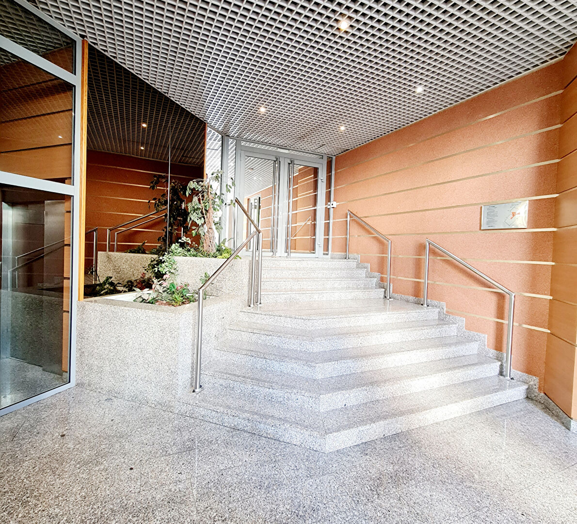 Photo STUDIO MEUBLE LYON 6 image 1/6