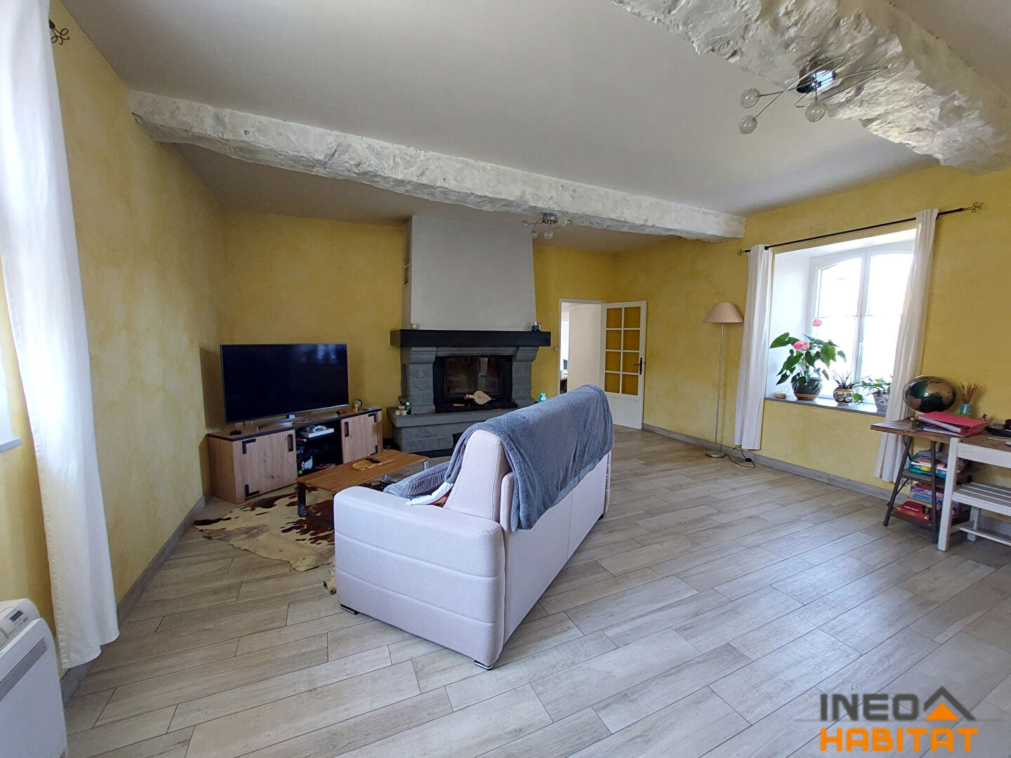 Photo Maison spacieuse sur vaste terrain TINTENIAC image 4/6