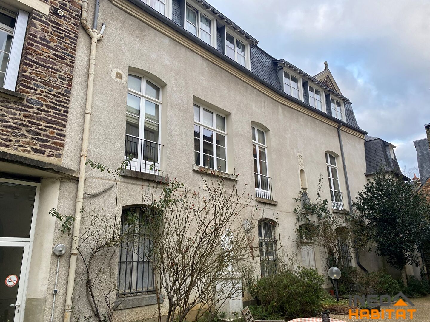 Photo Rennes Centre Ville- étage Complet Comprenant 10 Logements Loués image 1/1