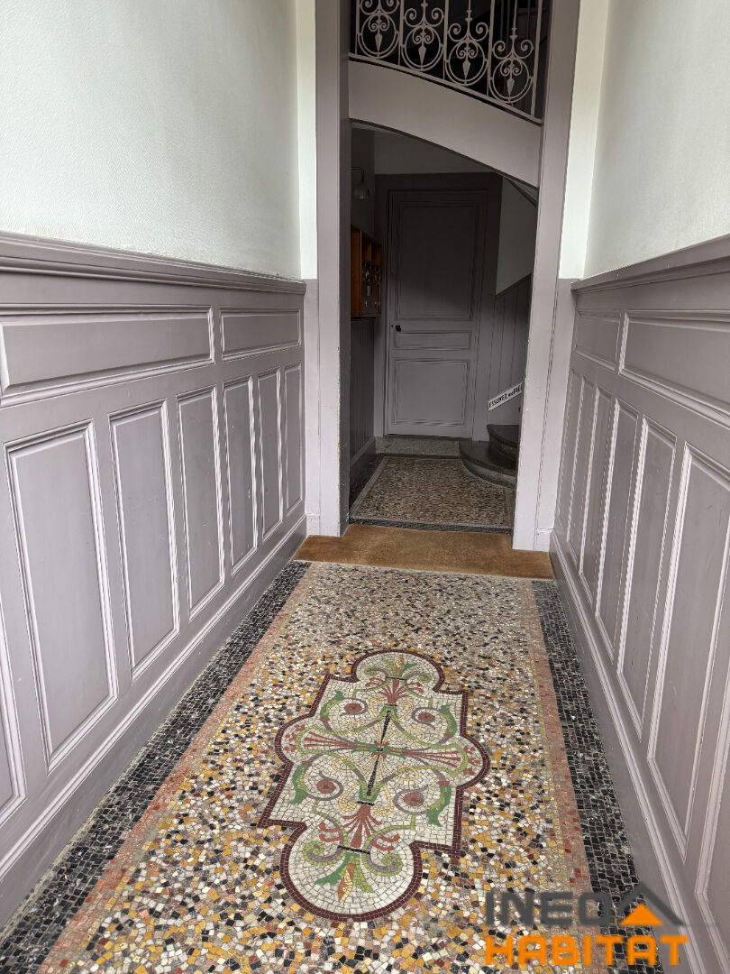 Photo Rennes Place De Bretagne- Dernier étage De Charme De 115 M² image 3/5