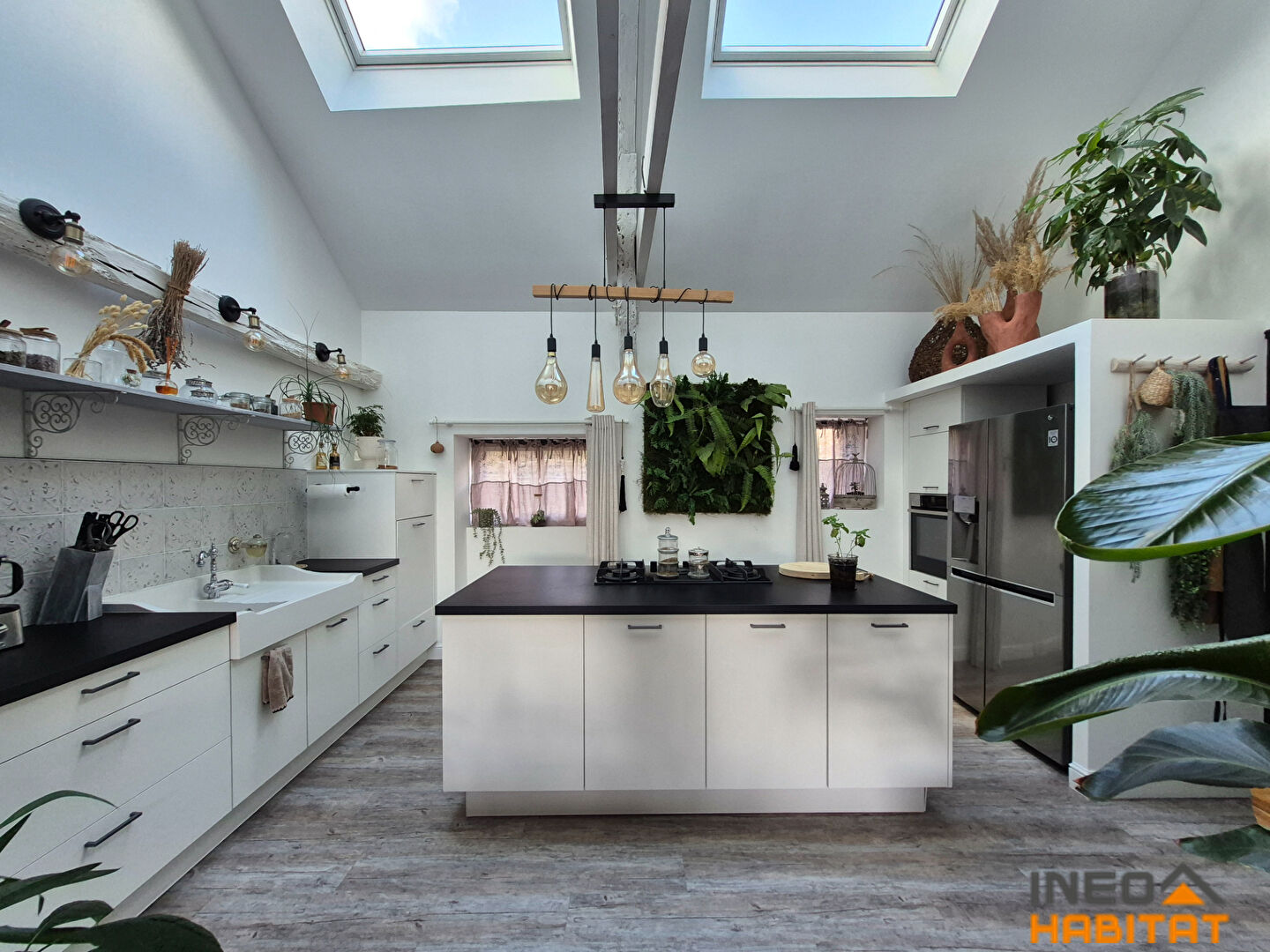 Photo Maison Laille 6 pièce(s)  203m² image 6/6