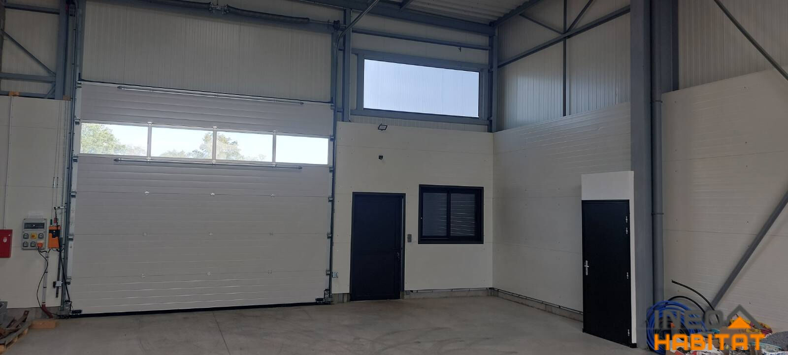 Photo Hangar professionnel Guichen 138 m2 image 2/3