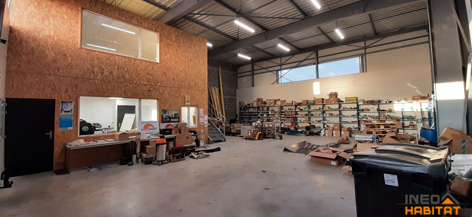 Photo Hangar professionnel Guichen 233m2 image 4/6