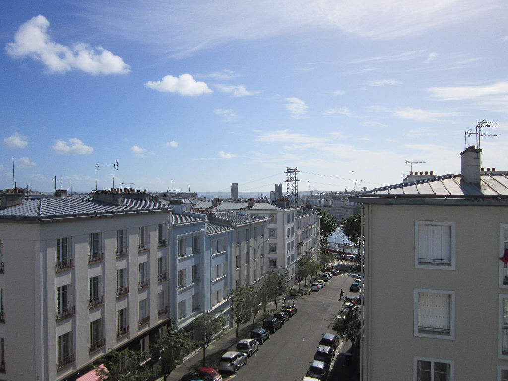Photo A LOUER BREST SAINT LOUIS  T2  ASCENSEUR BALCON image 1/5