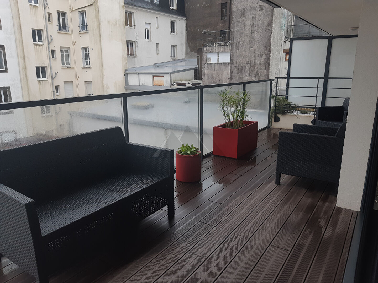 Photo A LOUER BREST CENTRE VILLE APPARTEMENT T2 MEUBLE ASCENSEUR TERRASSE PARKING CAVE image 1/6