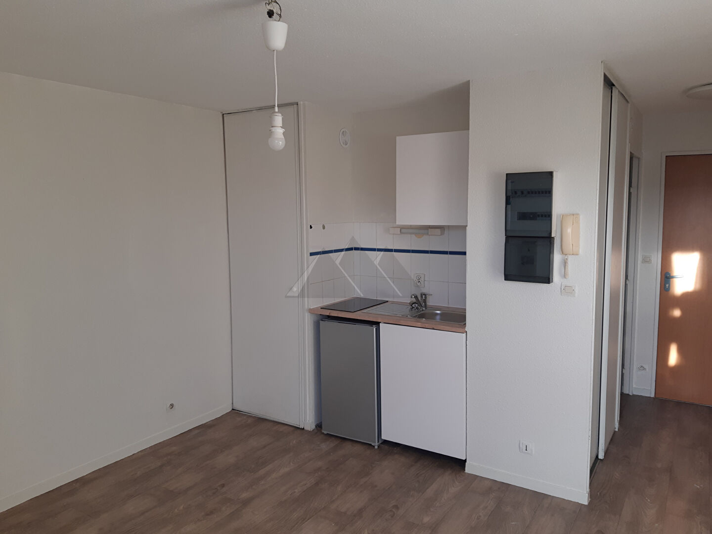 Photo A LOUER BREST FACS DE SCIENCES APPARTEMENT STUDIO 22M² image 2/4