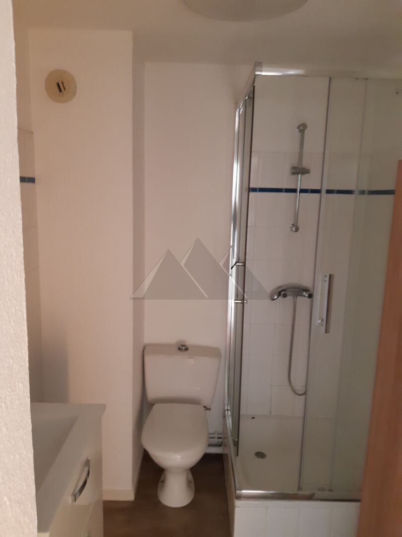 Photo A LOUER BREST FACS DE SCIENCES APPARTEMENT STUDIO 22M² image 3/4