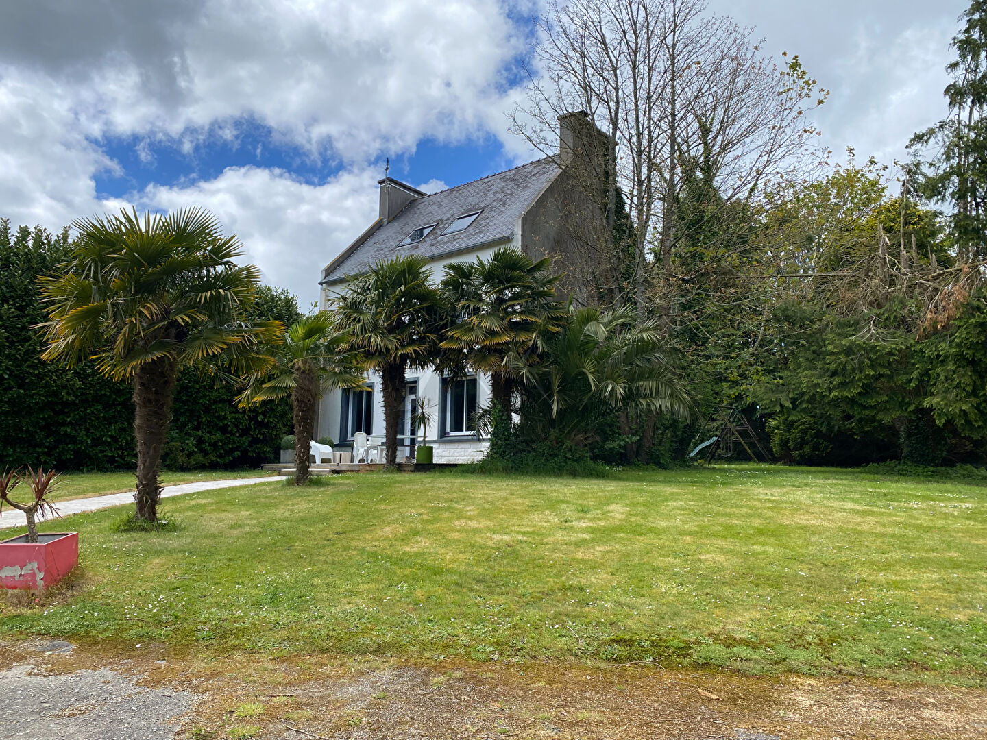 A VENDRE MAISON T7 PLUS SALLE DE RECEPTION A BREST LAMBEZELLEC