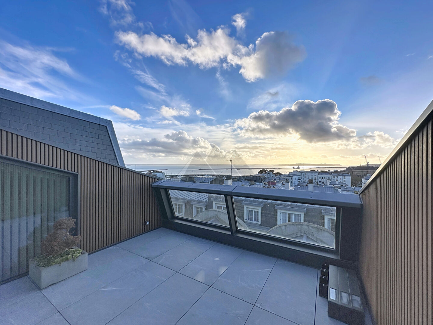 APPARTEMENT EN DUPLEX A VENDRE TERRASSE VUE MER ASCENSEUR BREST - TRIANGLE D'OR