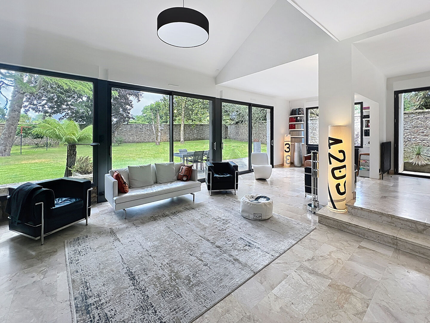 MAISON D'ARCHITECTE RENOVEE 6 CHAMBRES BOURG DE SAINT-RENAN