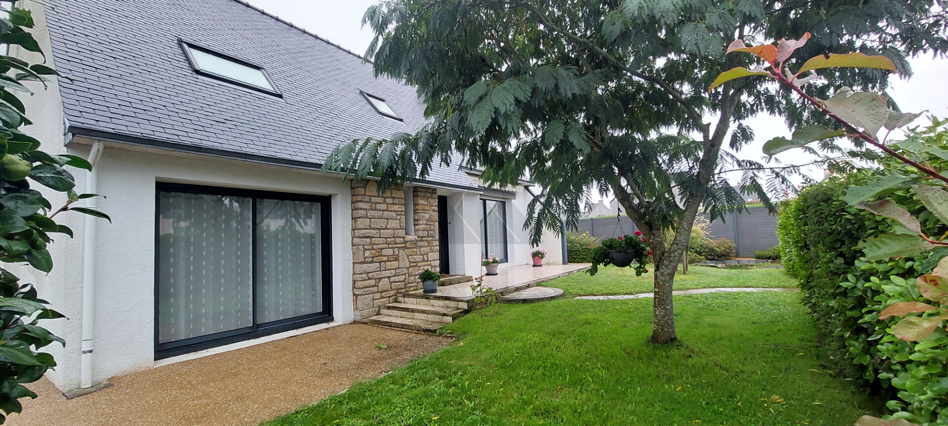 A VENDRE  BRIEC BOURG MAISON 4 CHAMBRES  PAS DE TRAVAUX A PREVOIR