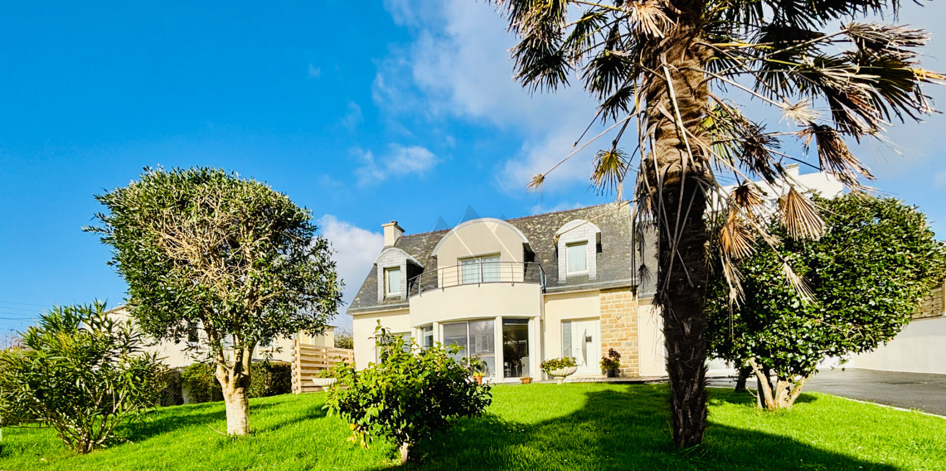 MAISON CONTEMPORAINE DE 180 M² A VENDRE A BREST - LAMBEZELLEC