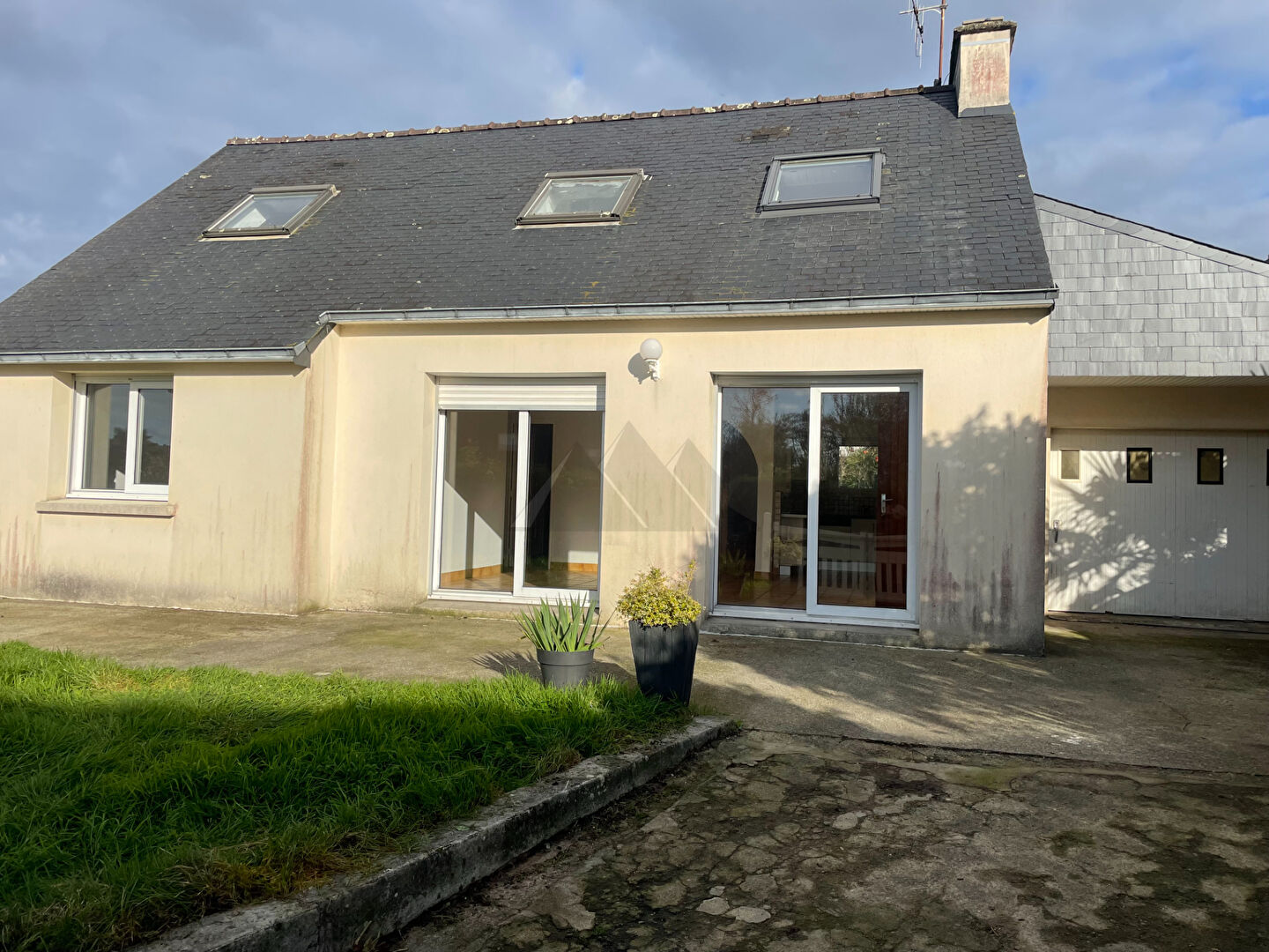 A VENDRE  QUIMPER MAISON 4 CHAMBRES JARDIN HYPER CENTRE A PIEDS