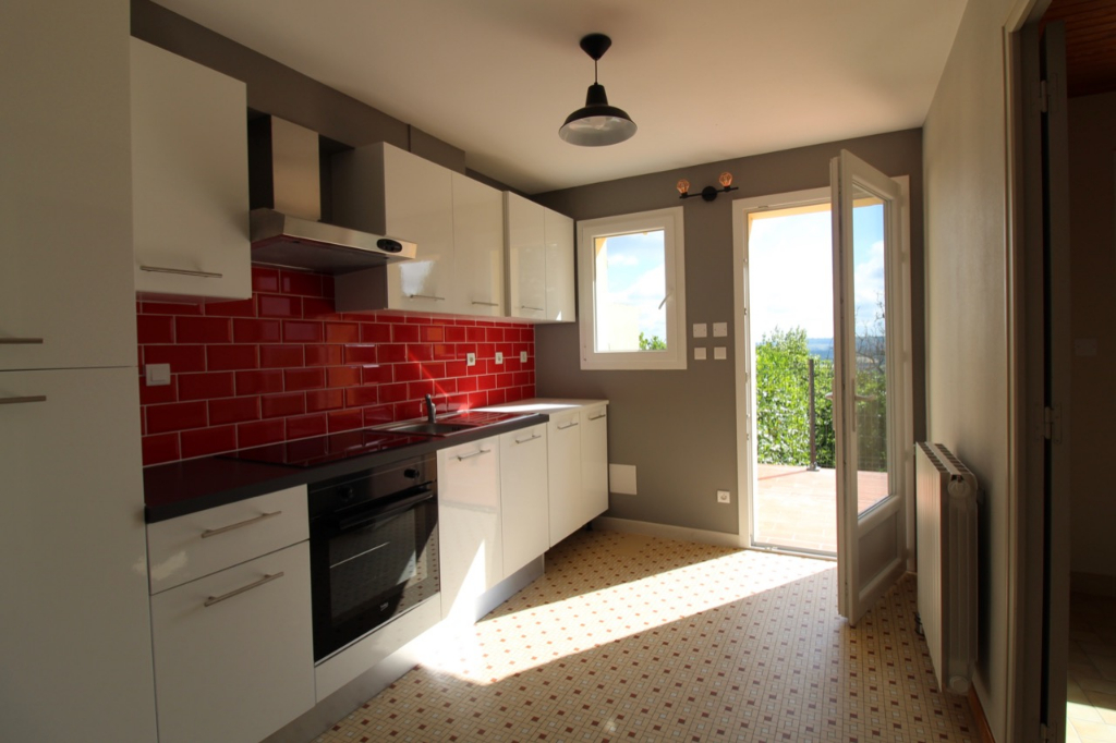 Photo Monclar d'Agenais, proche Castelmoron sur Lot et à 25 mn à l'ouest de Villeneuve sur Lot, très agréable maison de village, entièrement rénovée à louer de 76 m2 avec joli jardin avec vue dominante à l'est. image 5/6